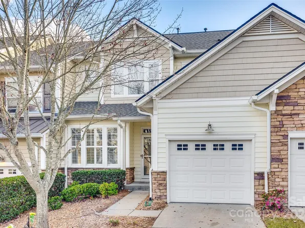 610 Pine Links Dr, Tega Cay, SC 29708