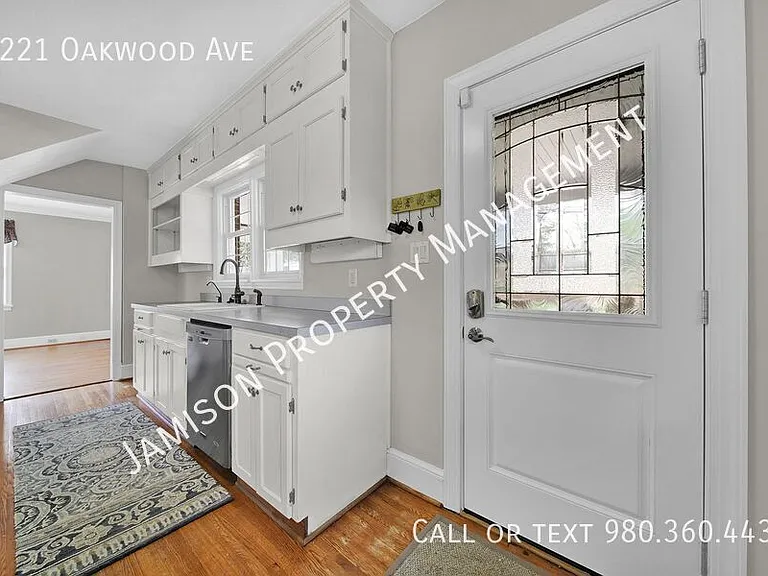 1221 Oakwood Ave — Photo 13