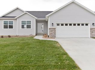 2001 Wycliffe Ct SW, Cedar Rapids, IA 52404