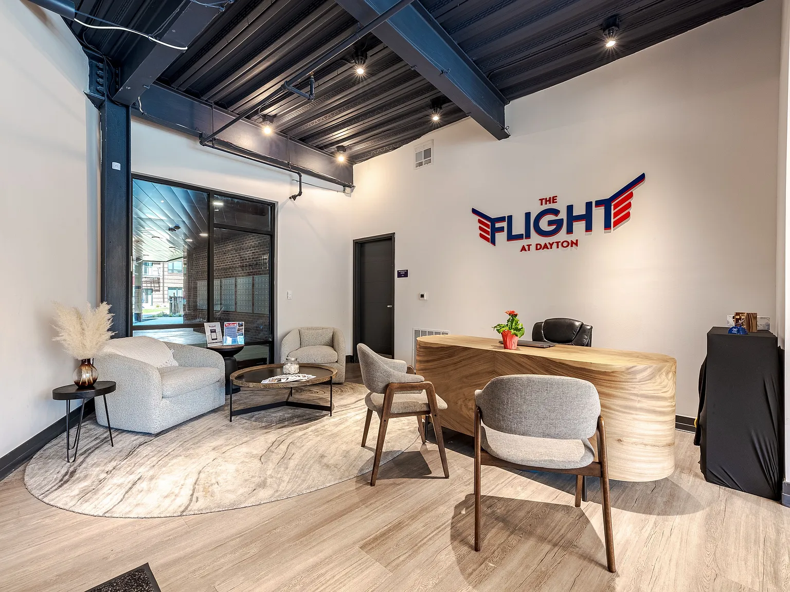 The Flight — Photo 4