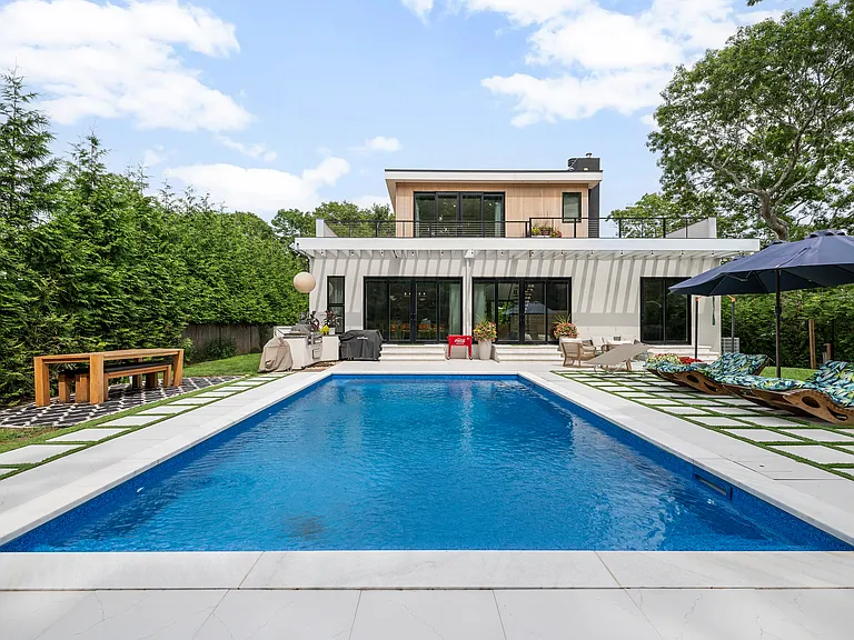 101 Montauk Blvd — Photo 58