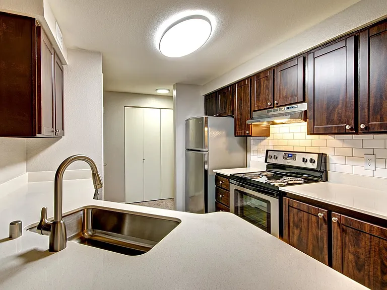 Bay Court at Harbour Pointe — Photo 23