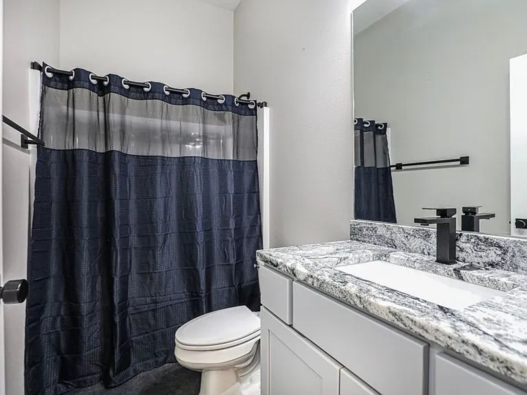 801 N Main St — Photo 10