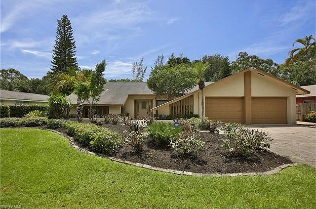 1st image of 8471 Yorkshire Ln