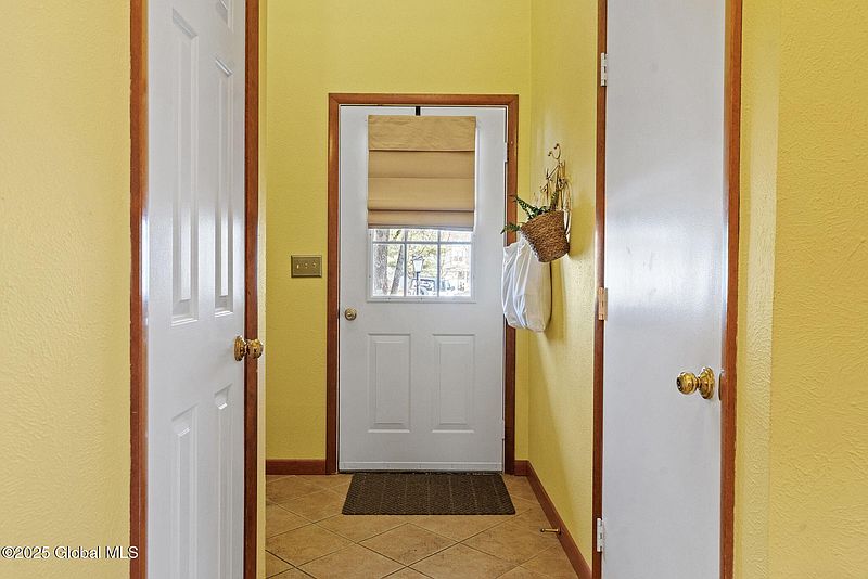 3rd image of 30 Justine Court