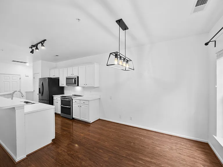 3228 Margellina Dr — Photo 2