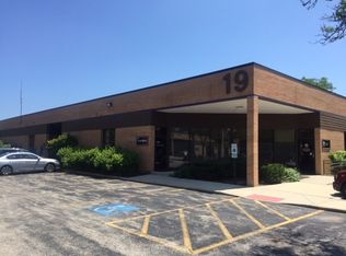 425 Huehl Rd BLDG 19A, Northbrook, IL 60062