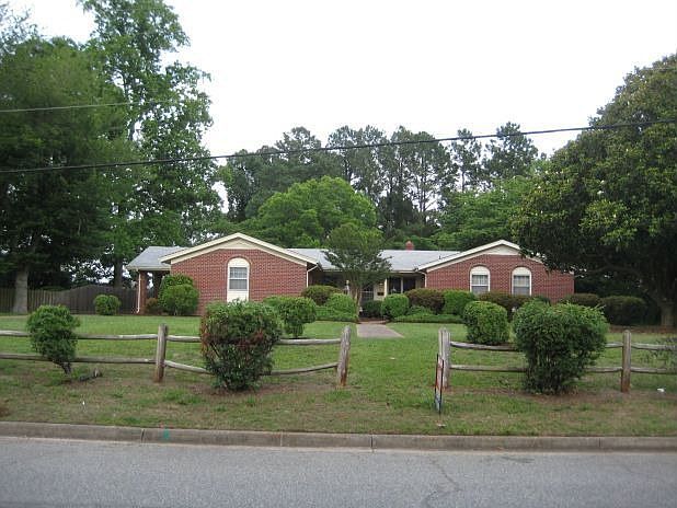 1st image of 898 Cloverleaf Ln