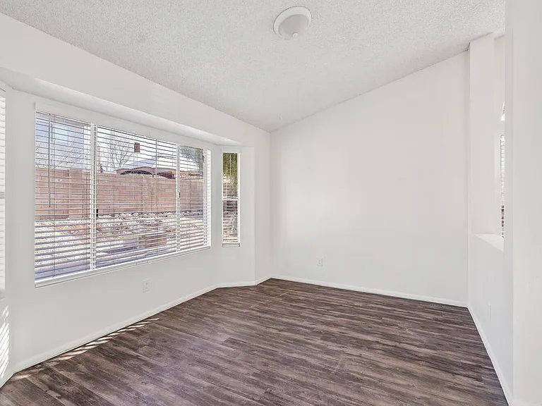 7209 S Avenida Del Nopal — Photo 16