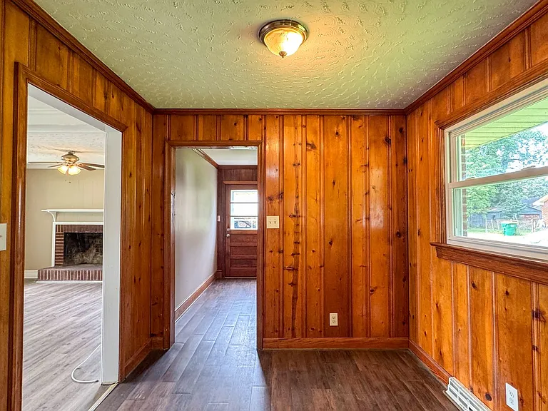 246 Phillips Dr — Photo 7