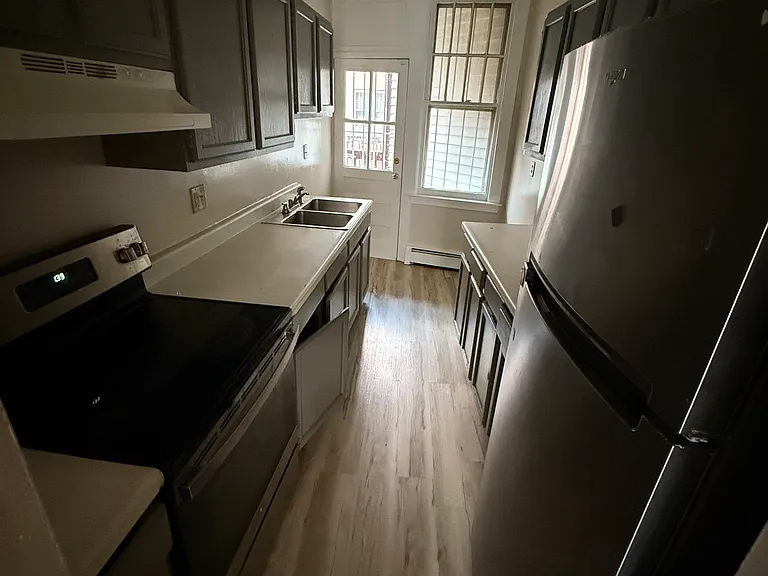 926 Asylum Ave #102 — Photo 15