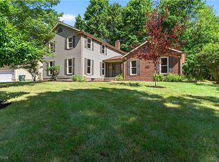 2855 Laurel Woods Blvd, Stow, OH 44224