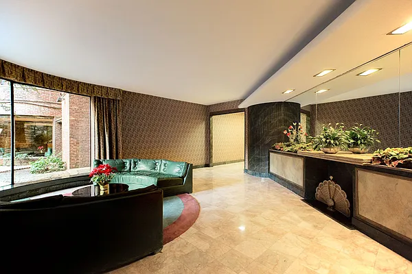 Sold by Graceful Realty LLC | media 21