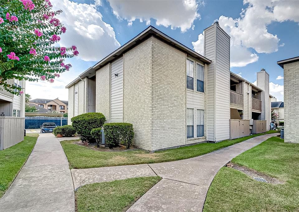 1st image of 3919 Fairmont Pkwy APT 132