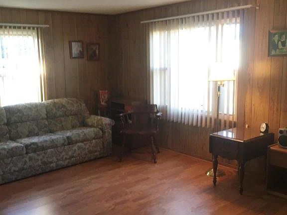 3rd image of 639 Dede Dr