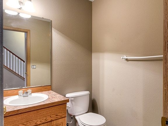 4th image of 10713 185th Avenue E