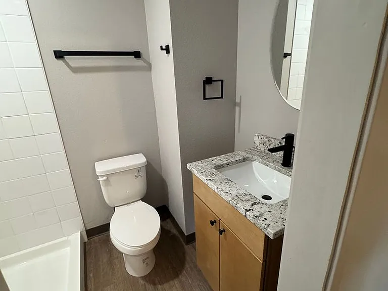 720 W Prospect Rd #102 — Photo 33
