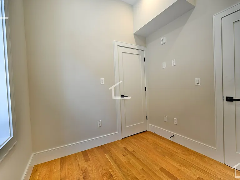 18 Winchester St #11B — Photo 6
