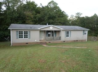 165 Crosswinds Ln, Mount Airy, NC 27030