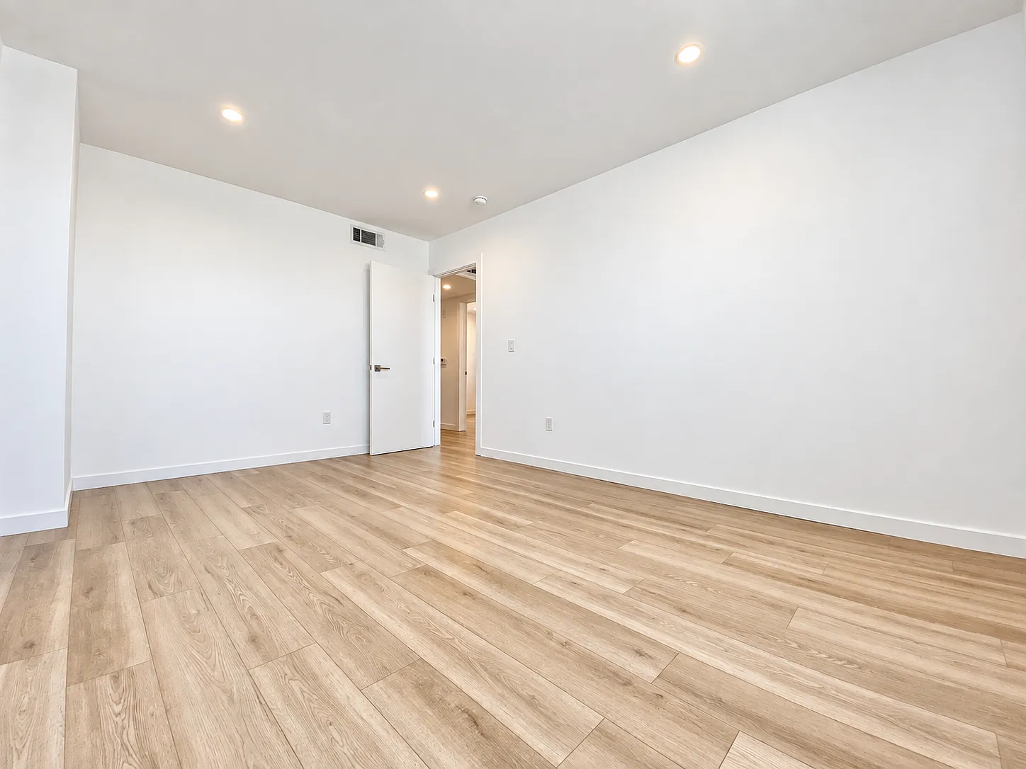 3 bed, $2,770 — Photo 3