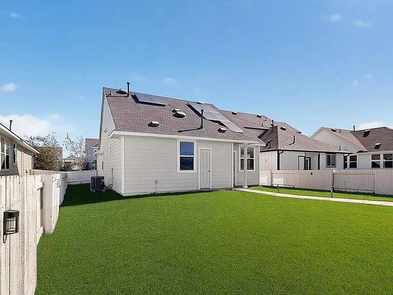 189 Fabion St — Photo 37