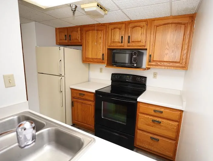 220 Broadway Ave S #911 — Photo 16