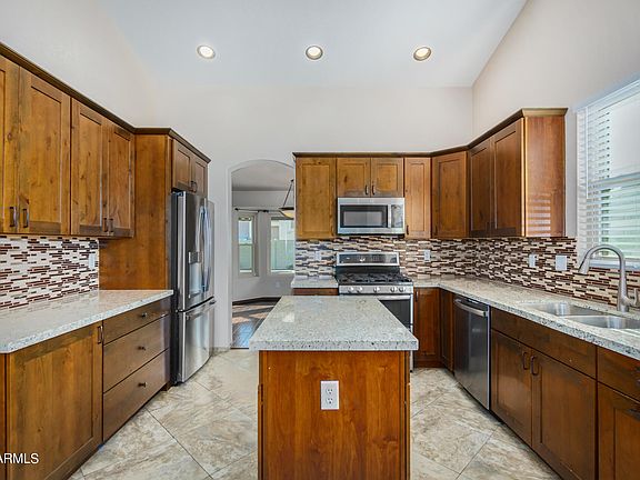 4th image of 2919 E SOUTH FORK Drive