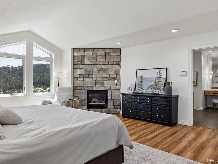 561 Ridgeside Dr — Photo 33