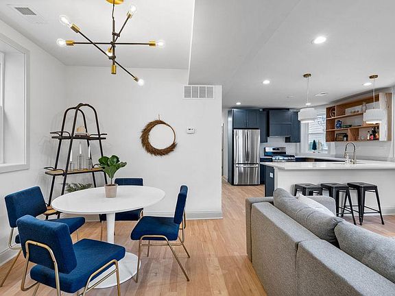 4th image of 2941 N Lawndale Ave #G