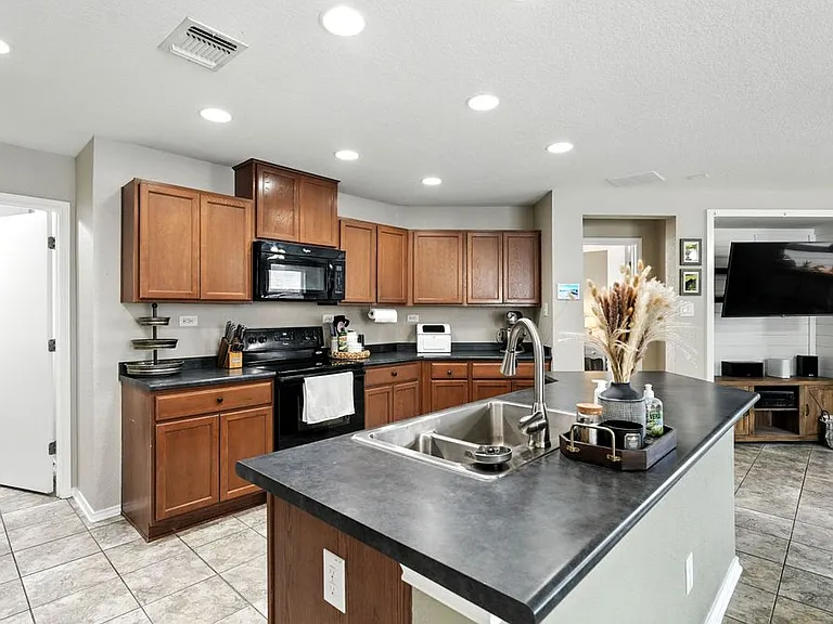 208 Gatewood Clf — Photo 9