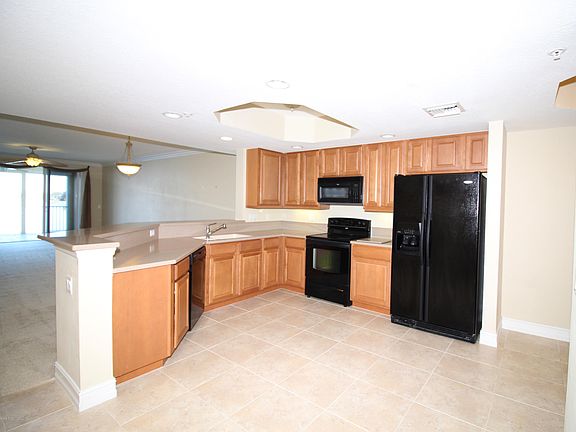 5th image of 490 Sail Ln APT 102