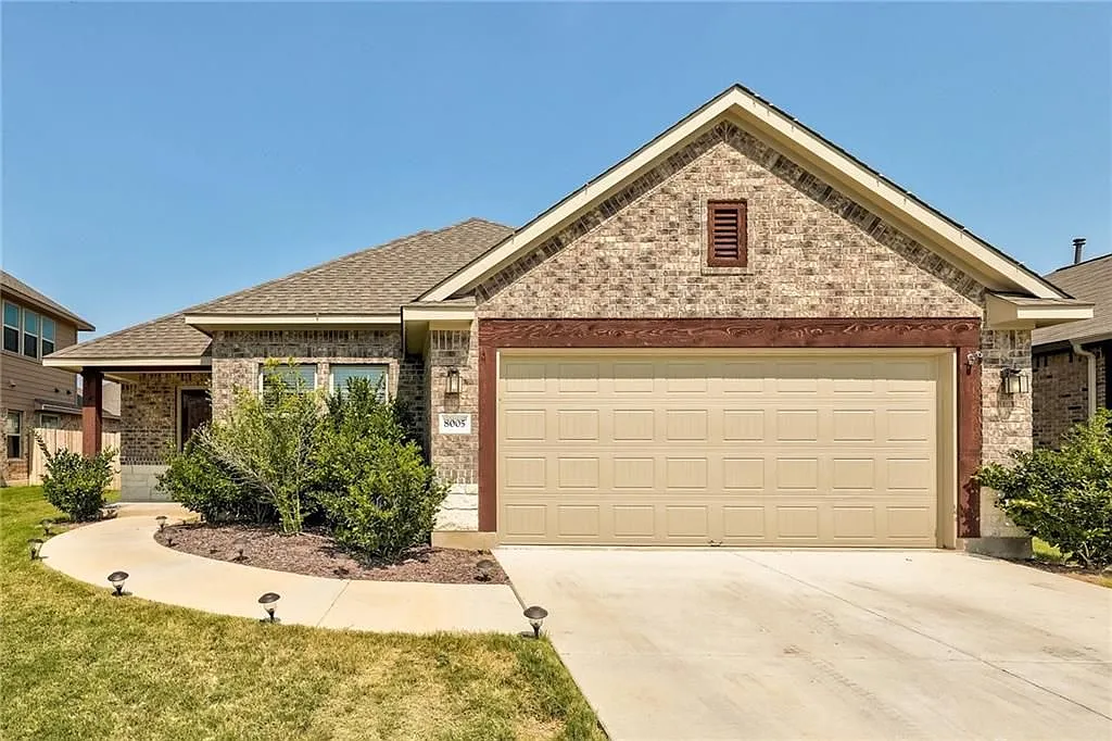 3 bed, 2.0 bath, 1866 sqft, $2,350 — Photo 1