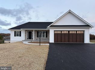 2011 Rolling Meadow Rd, Lebanon, PA 17046