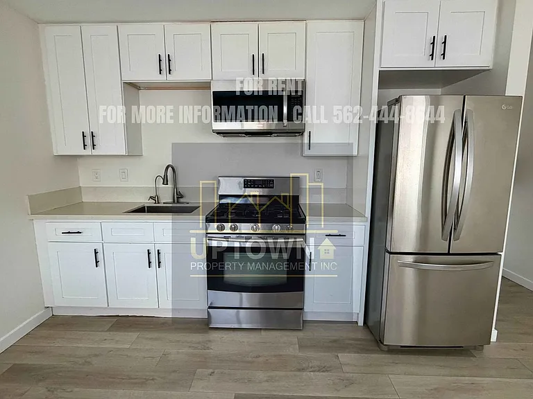 8535 Bradwell Ave — Photo 4