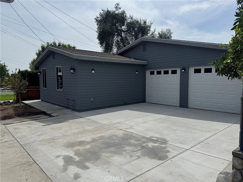 2 bed, 980 sqft, $3,700 — Photo 1