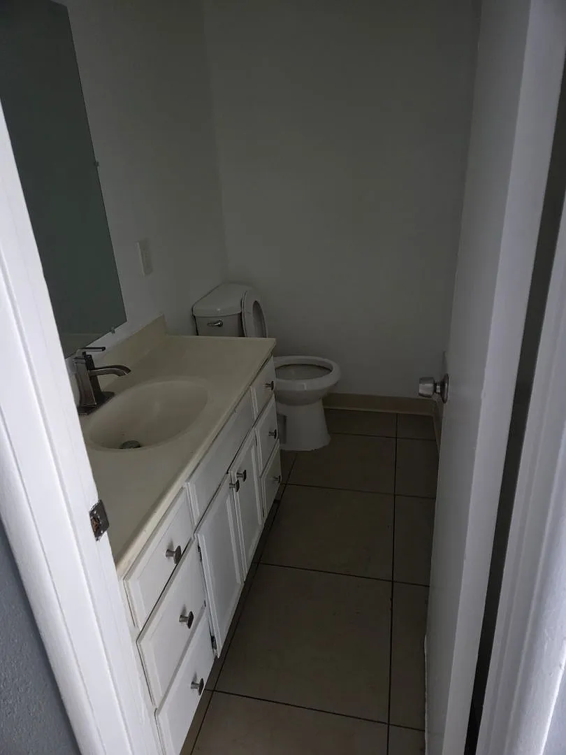 680 S. Burlington Avenue — Photo 4