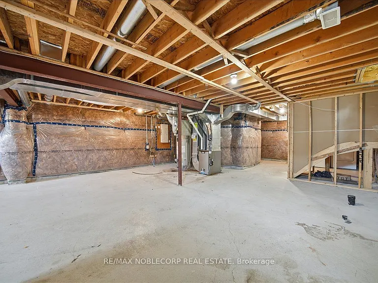 226 Bruce Cameron Dr — Photo 42