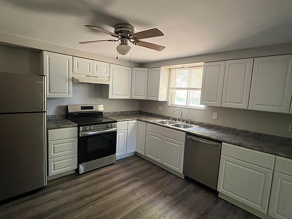 5th image of 3234 Fieldcrest Dr