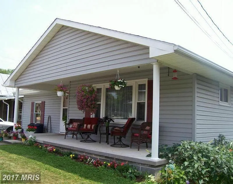 114 Highland Ave photo 1