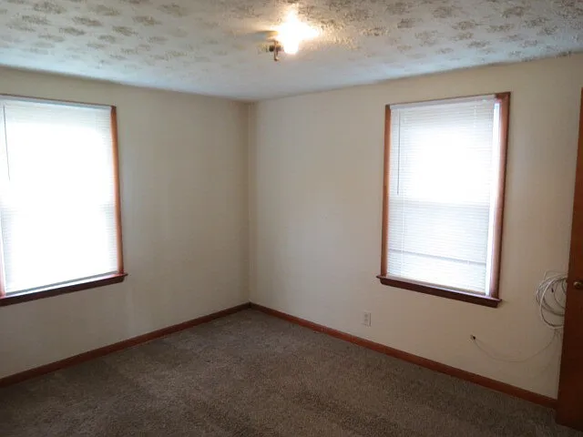 186 College St — Photo 8