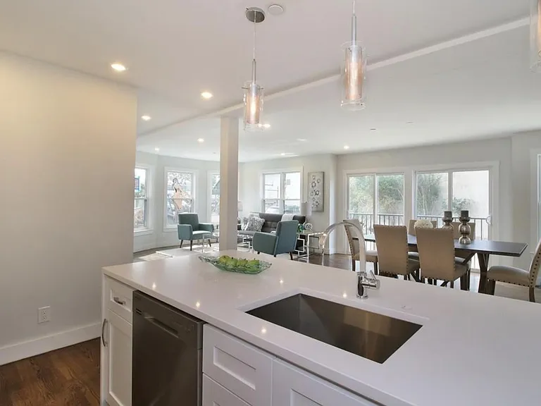 15 W Bellflower St #1 — Photo 4