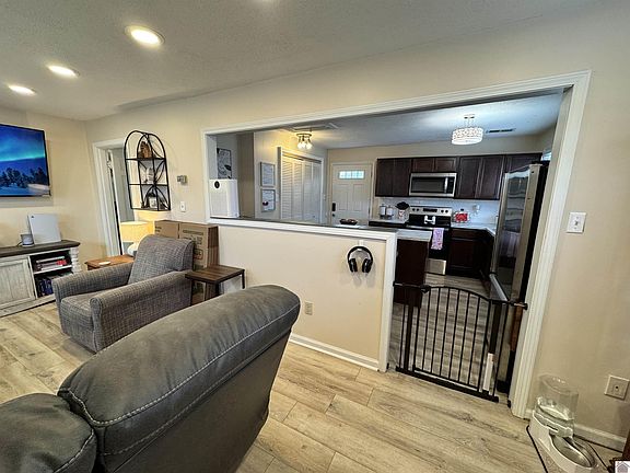 4th image of 506 Oaklawn Dr
