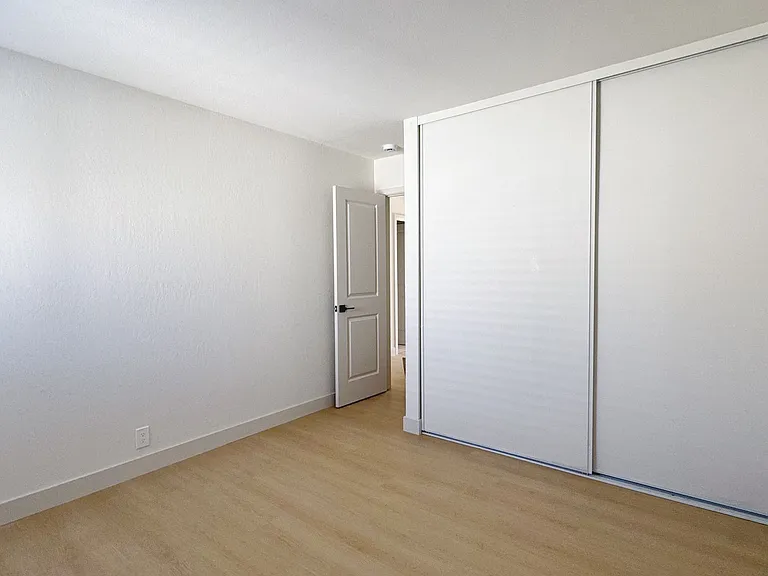 10160-10162 Park Cir E — Photo 24