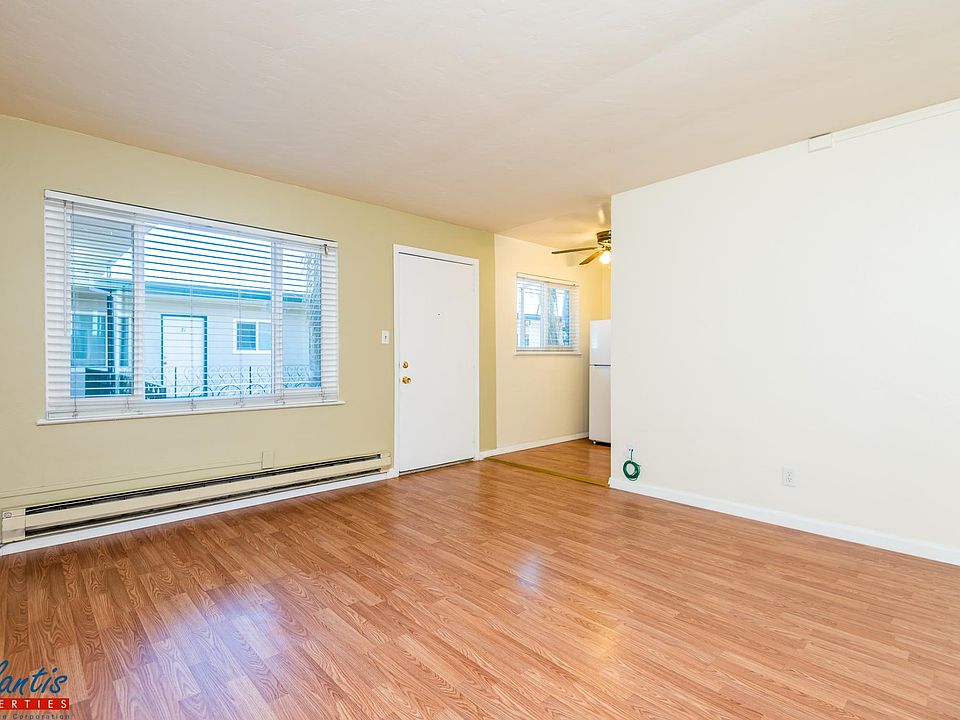 1st image of 420 S 3rd St APT 35