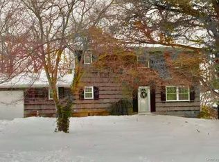 16 Ave J, Ronkonkoma, NY 11779