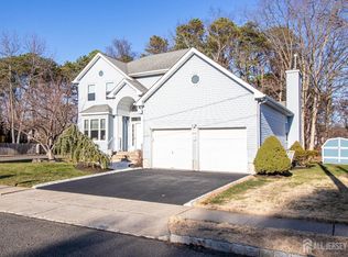 54 7th St, Monroe Township, NJ 08831