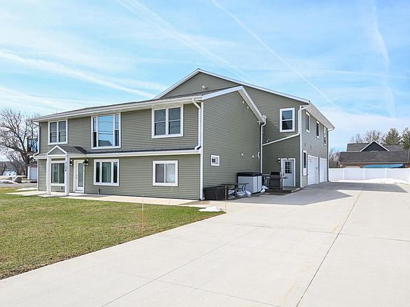 3rd image of 7134 North Tichigan ROAD