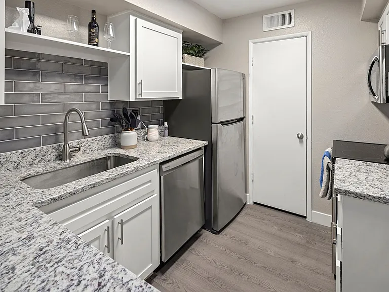 Jade Ridge Apartments — Photo 66