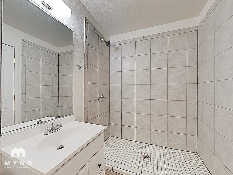 2150 Sutro St #G4 — Photo 10