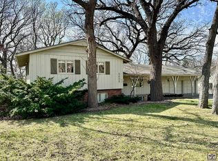 2825 SW Plass Ave, Topeka, KS 66611